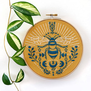 DIY - Embroidery - Bee