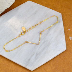 Chevron Bracelet - handmade hammered shimmering chevron chain bracelet - Foamy Wader