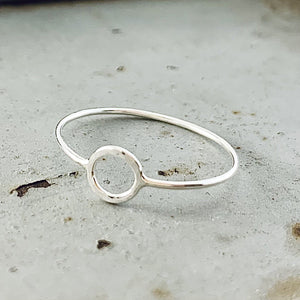 Shine Ring - hammered circle stacking ring gold and silver - Foamy Wader