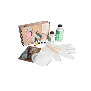 Materials included in the eco-resin kit, such as silicone mold, colored pigments, and gloves. 