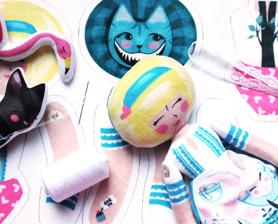 DIY - Alice, Dinah and the Flamingo (and the cheshire cat!)