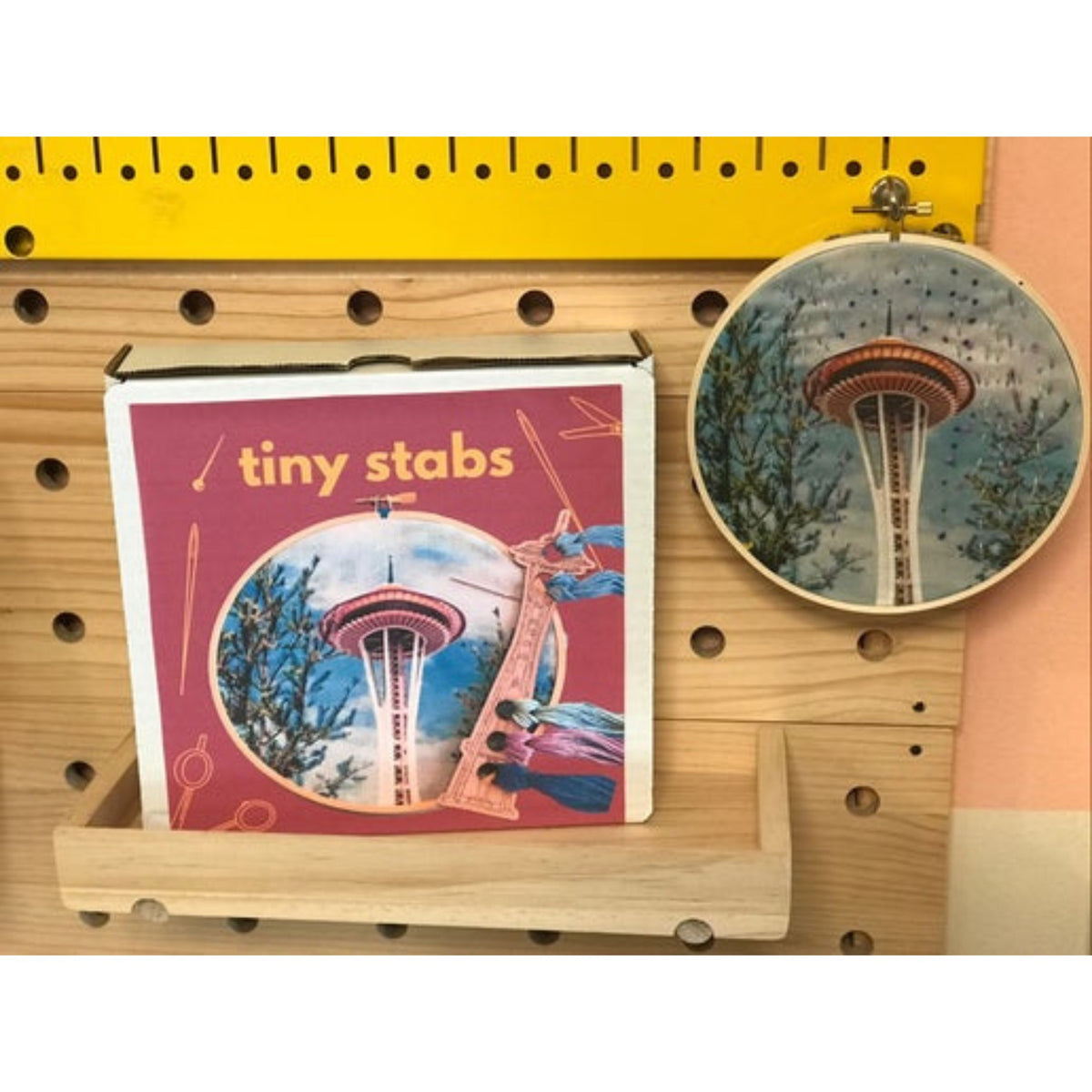 Embroidery Kit - Seattle Space Needle