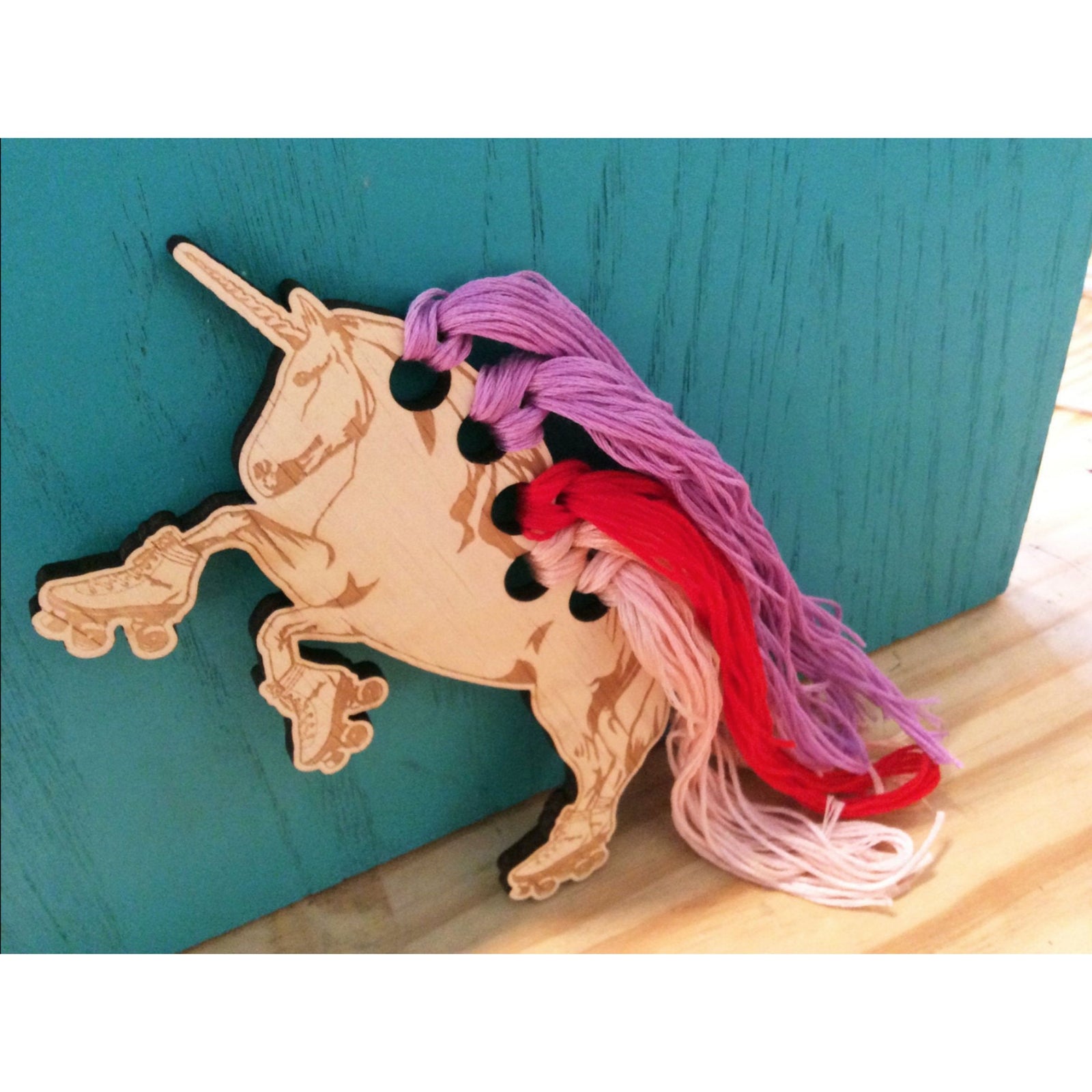 Floss Holder - Roller Skating Unicorn (Ugly Baby)