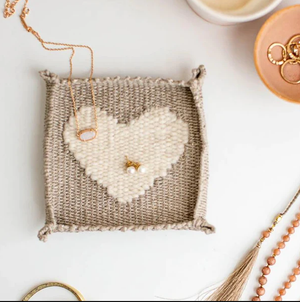 DIY - Weaving - Woven Heart Jewelry Dish with Loom - Stone