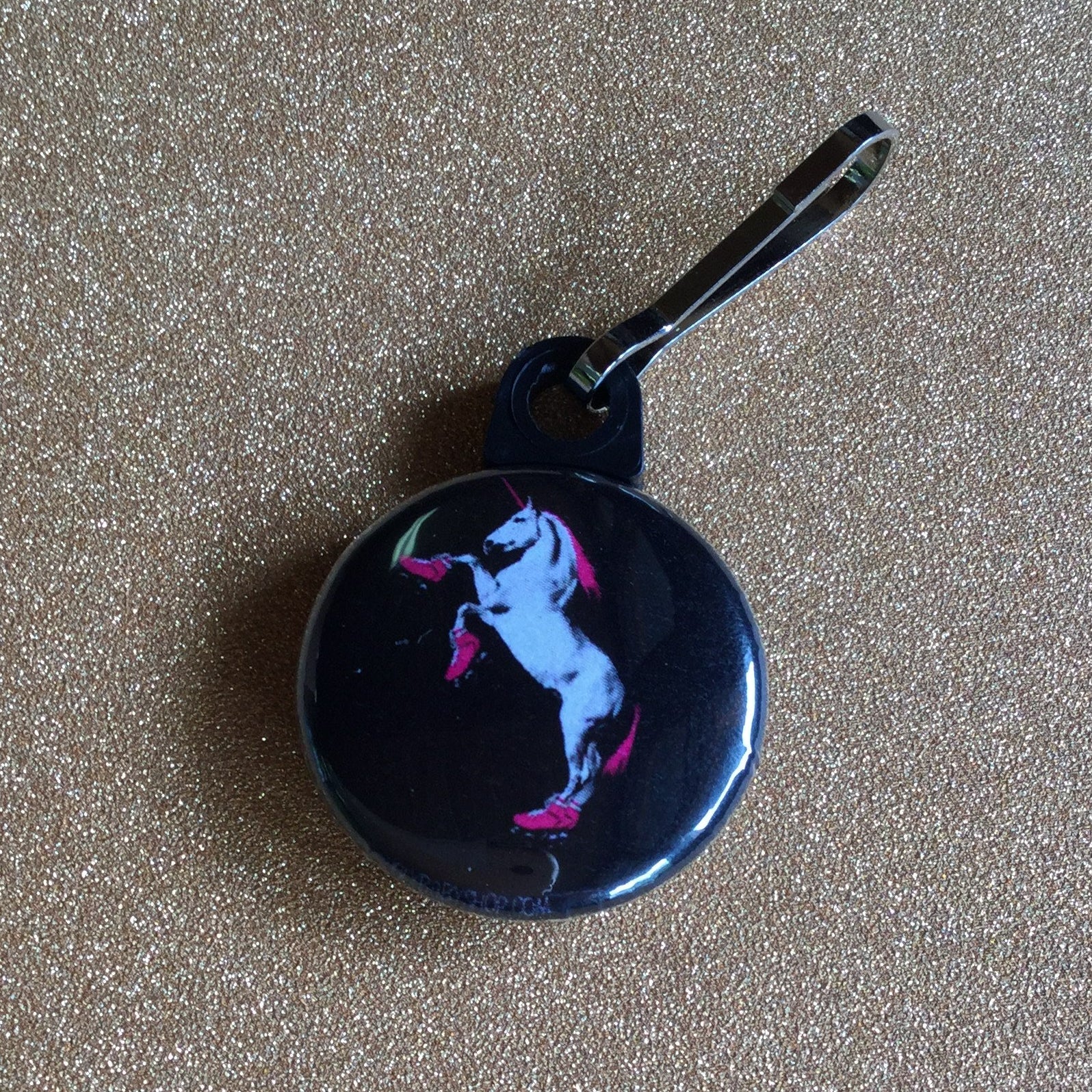 Zipper Pull - Roller Skating Unicorn