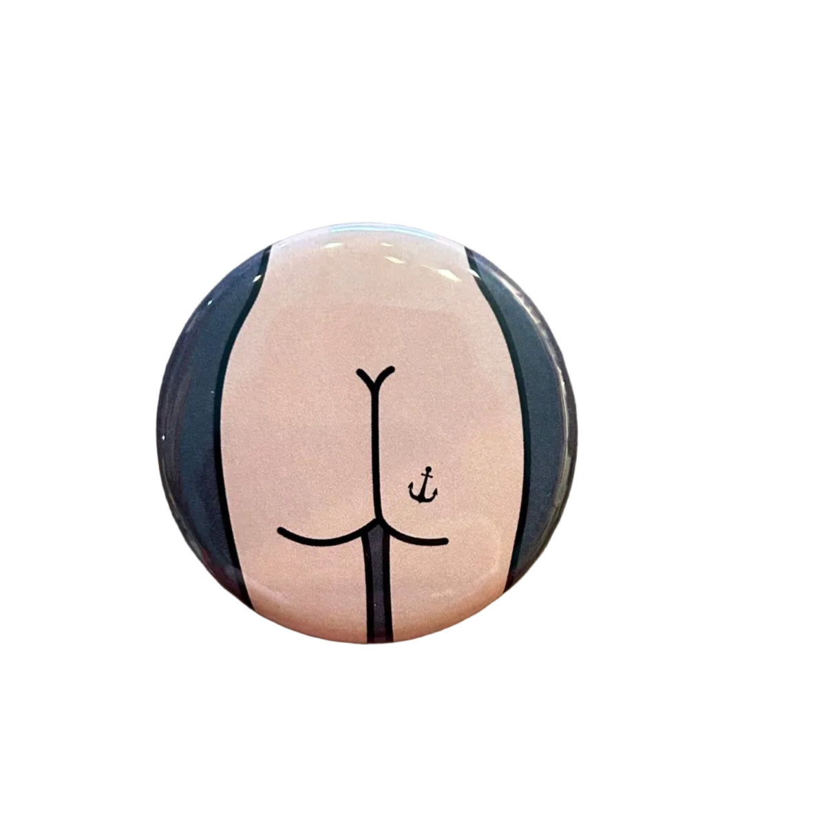 Round button with a butt design 