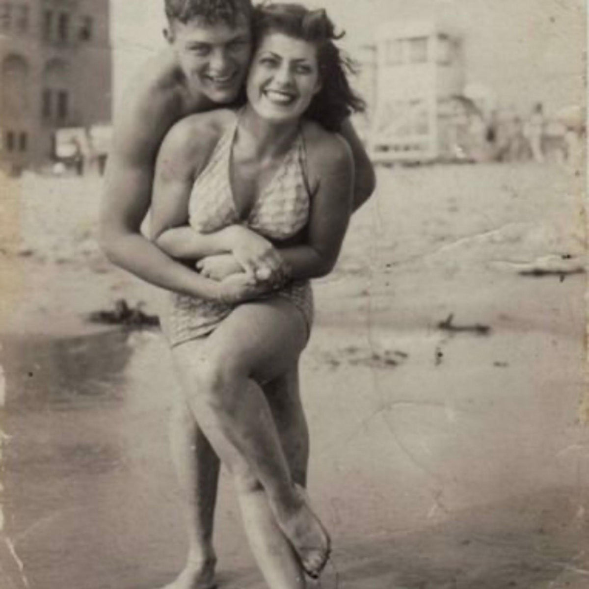 Infinity Bracelet - handmade hammered interlocking double circle bracelet - Foamy Wader