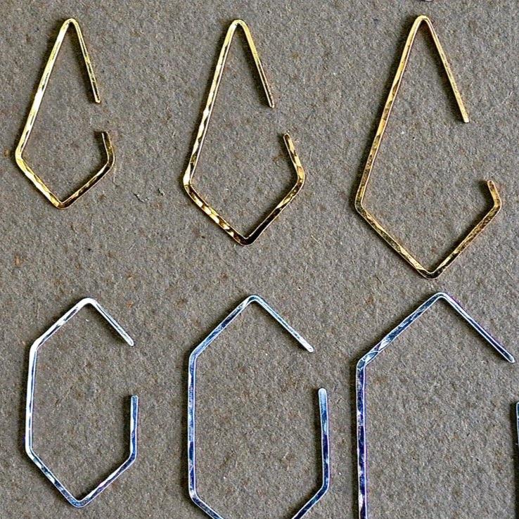 Dunes Hoop Earrings - 14K gold hammered kite diamond shape hoop earrings - Foamy Wader