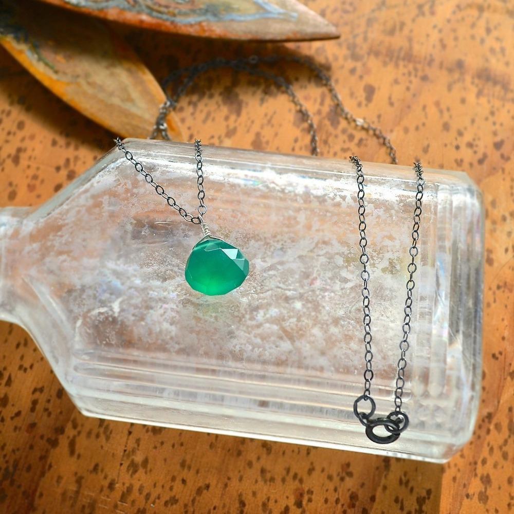 Stunna Necklace - emerald green onyx gemstone solitaire necklace - Foamy Wader