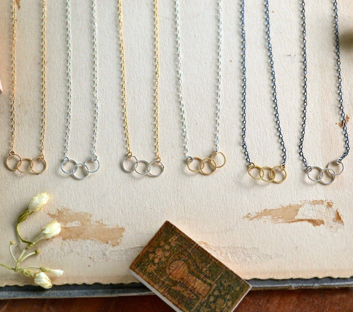 Trio Necklace - handmade interlocking three circle necklace in 14k gold - Foamy Wader