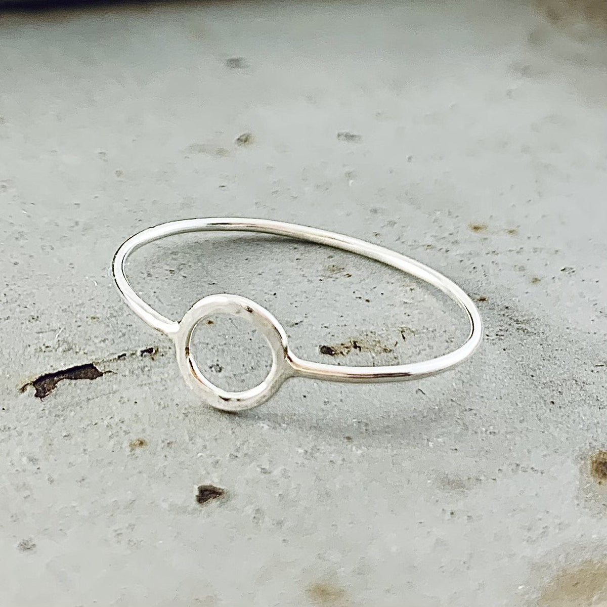 Shine Ring - hammered circle stacking ring gold and silver - Foamy Wader